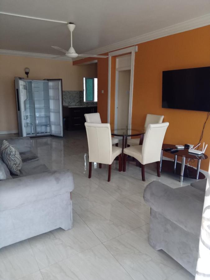 קינגסטון Rooms By The Pool מראה חיצוני תמונה